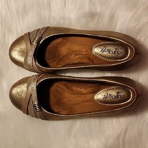 EUC Euro Soft gold shimmer flats